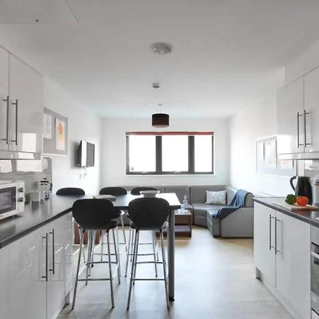 Zeni 5 Bed Apartment In Central Ексетър Екстериор снимка