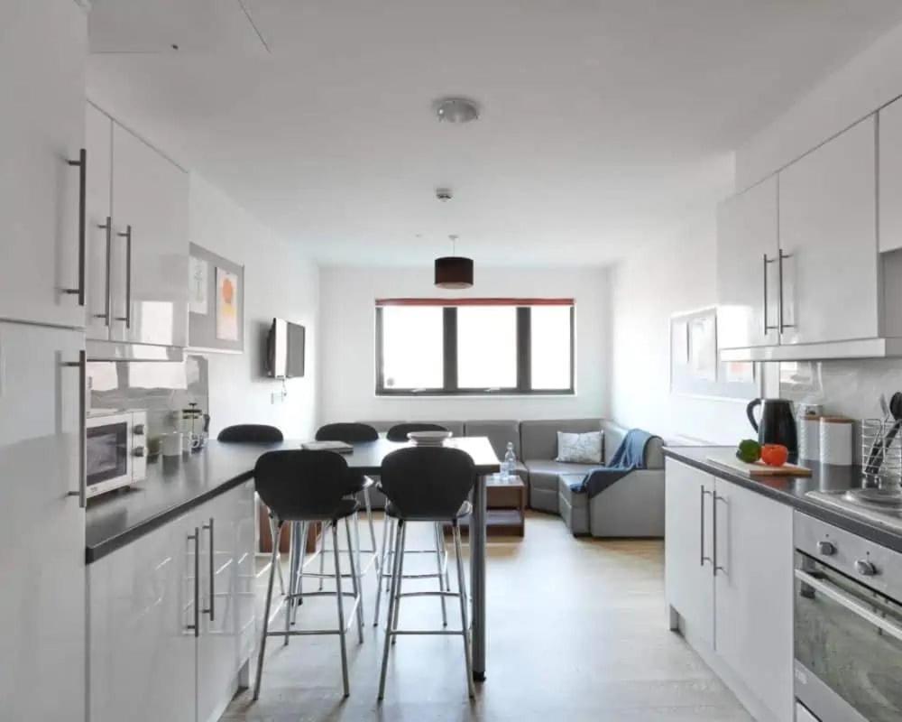 Zeni 5 Bed Apartment In Central Ексетър Екстериор снимка